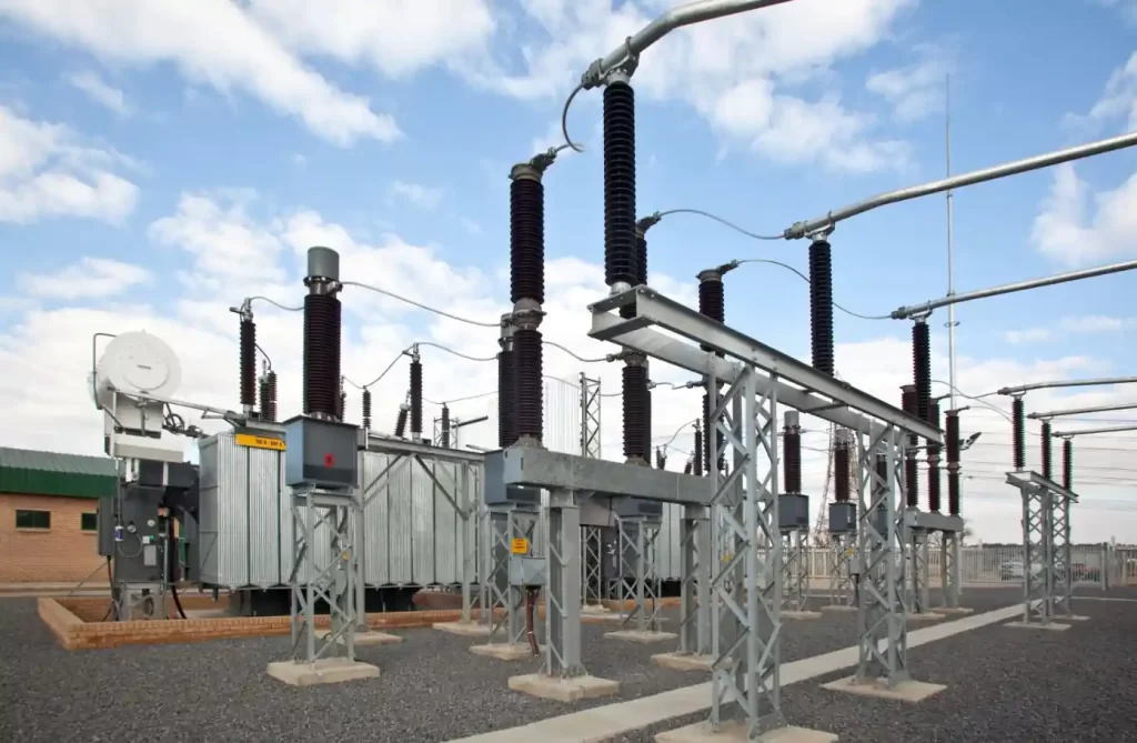 High-voltage circuit breaker installed in an outdoor transmission substation